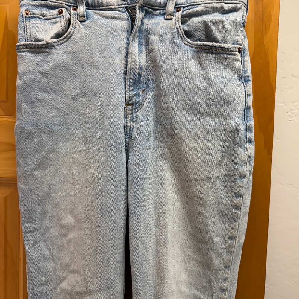 Abercrombie & Fitch - Ultra High Rise Ankle Straight Jeans